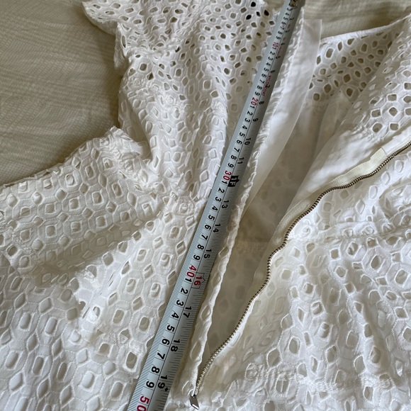 Banana Republic embroidered peplum dress - Picture 6 of 11